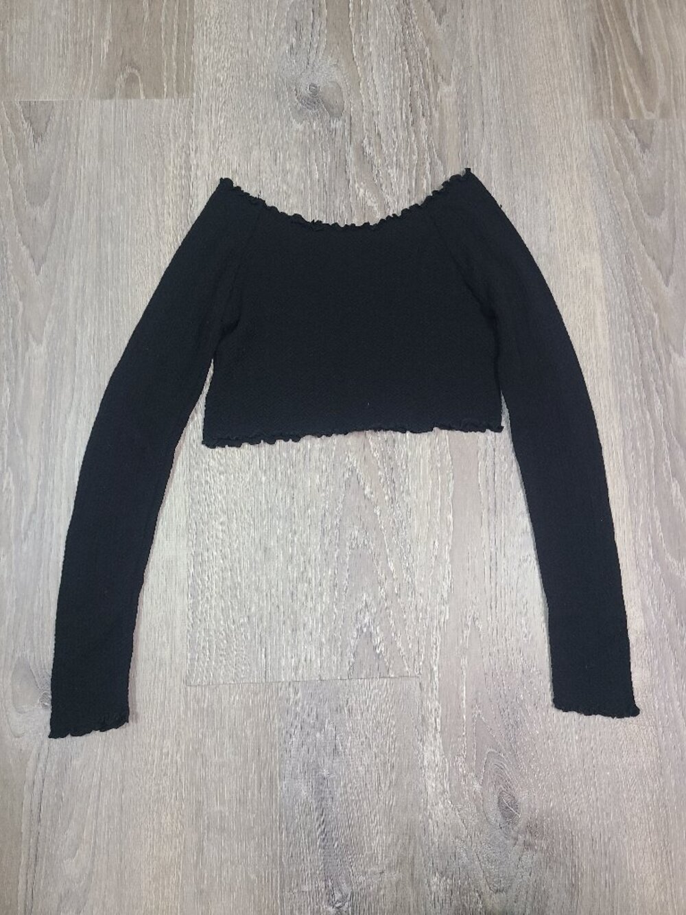 Intimately Free People Black Textured Long Sleeve Lettuce Edge Crop Top Sz M/L